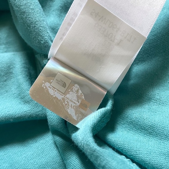 The North Face Women’s Long Sleeve Throwback Tee - Picture 5 of 5